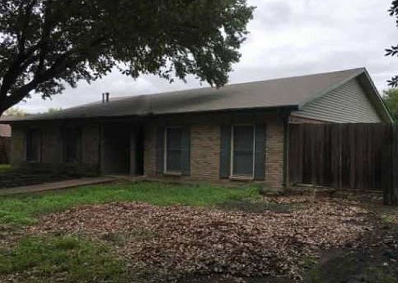 2nd image of 5057 Brandenburg Ln