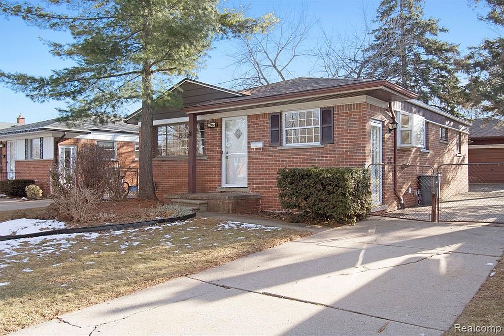 22512 Marter Rd Saint Clair Shores Mi 48080 Zillow