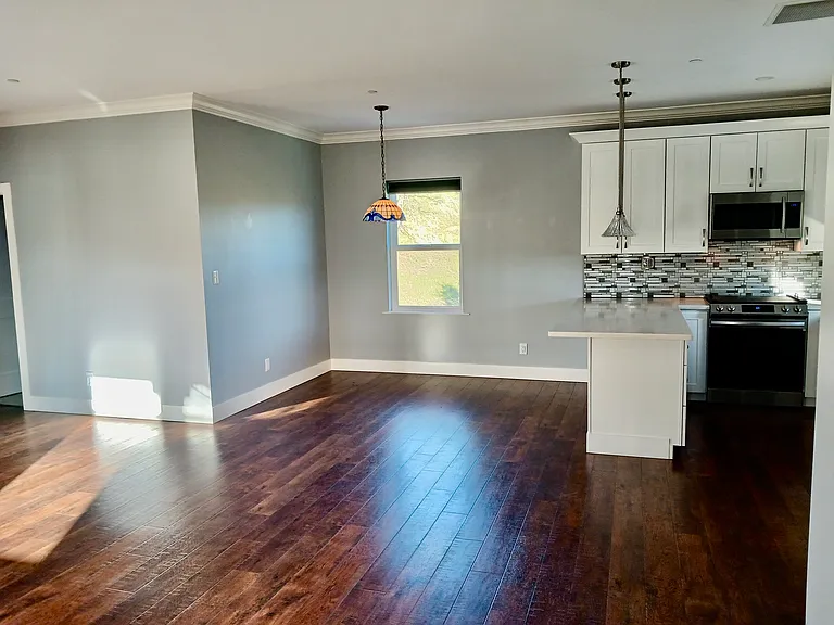 9055 Saint Elizabeth Ln — Photo 7