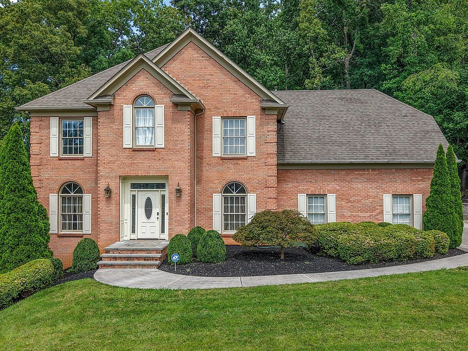1st image of 816 Foxfield Ln