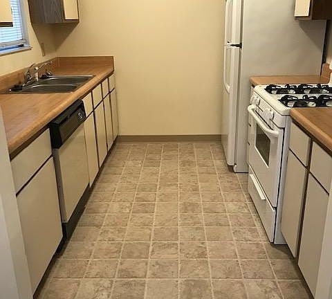 4th image of 1669 Sandybrook Ct