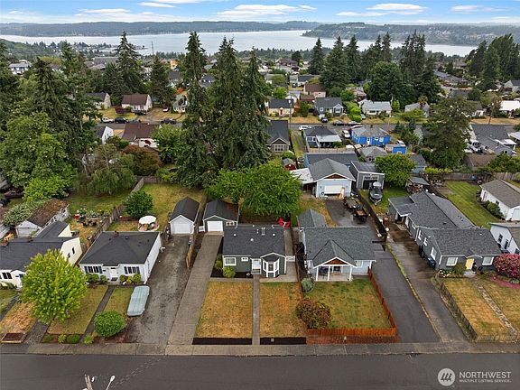 3rd image of 1032 S MacArthur Street
