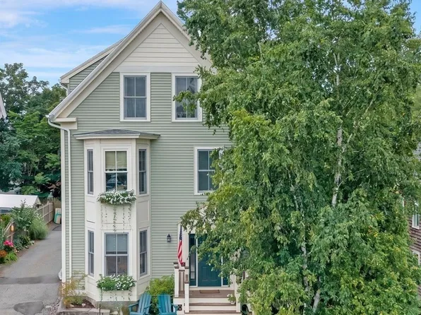 26 Village St #3, Marblehead, MA 01945