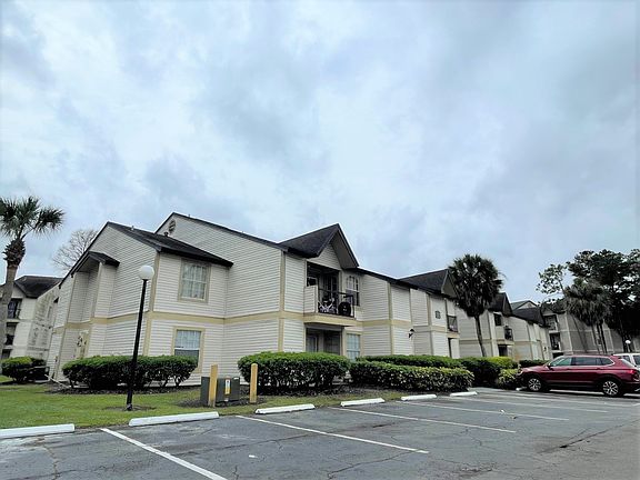 3rd image of 1924 Lake Atriums Cir APT 49