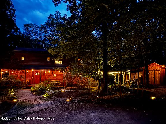 2nd image of 31 Moonlight Lane