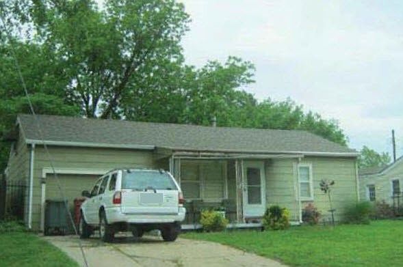 2nd image of 216 W Summey Ave