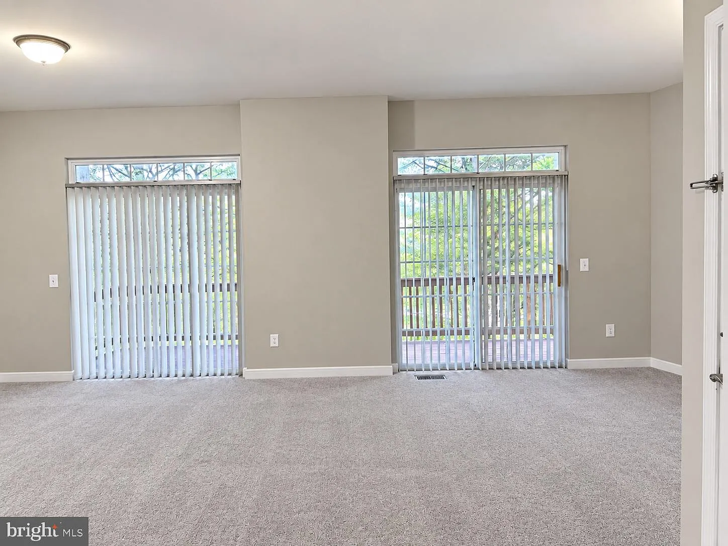 3 bed, 2.5 bath, 1593 sqft, $2,554 — Photo 3