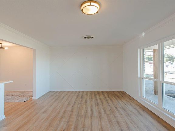 5th image of 7408 Bridges Ave