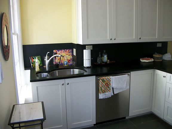 5th image of 931 Governor Nicholls St APT 1C