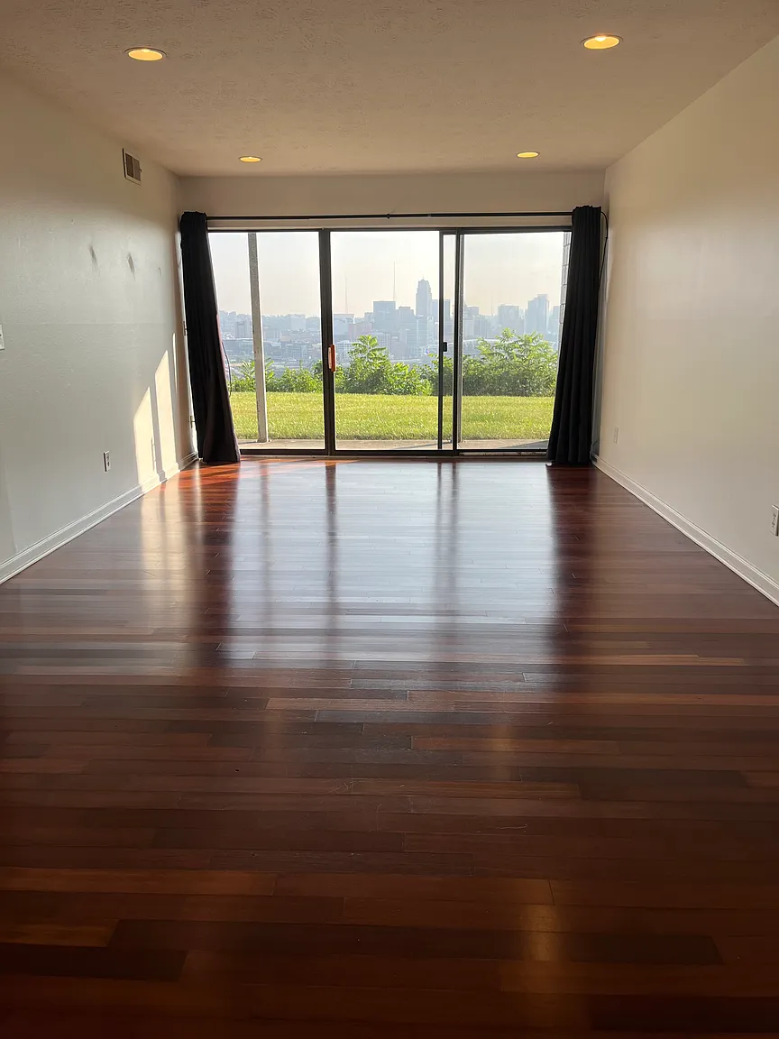 104 Winding Way photo 1