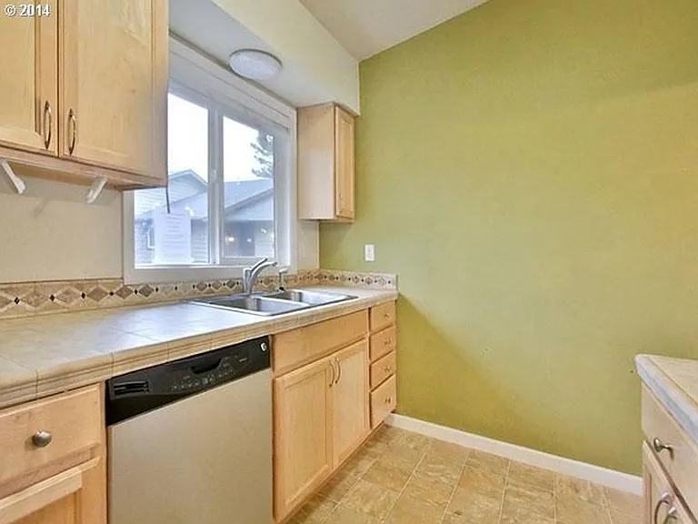 1902 NW 143rd Ave #8 — Photo 4