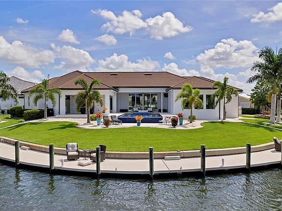 5th image of 2795 Bay Ct