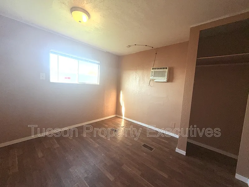 2 bed, 1.0 bath, 600 sqft, $800 — Photo 1