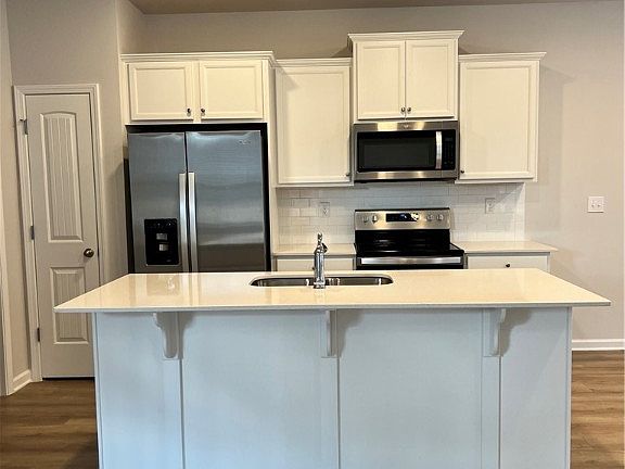 5th image of 3286 Alana Ct