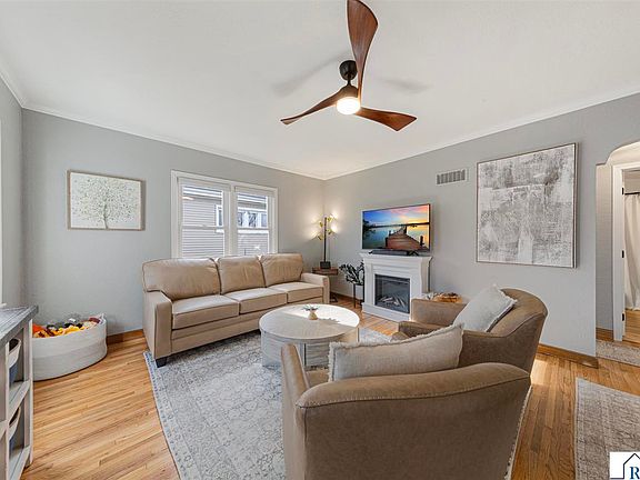 3rd image of 838 Nicollet Ave