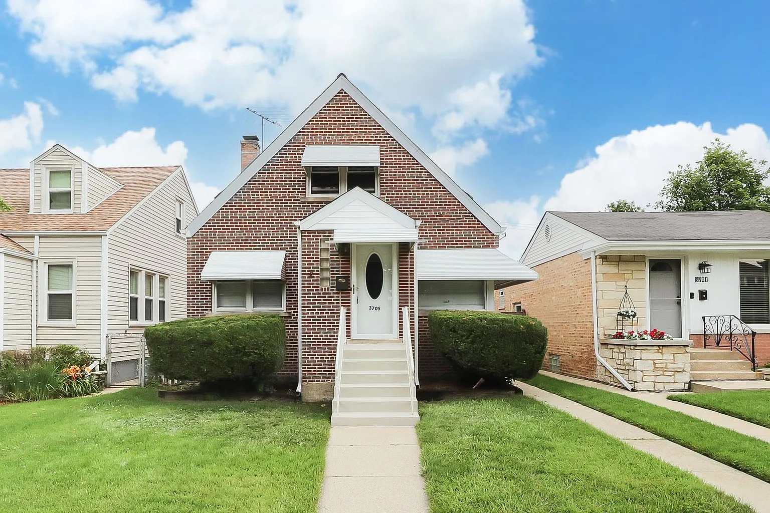 3705 N Pioneer Ave photo 1