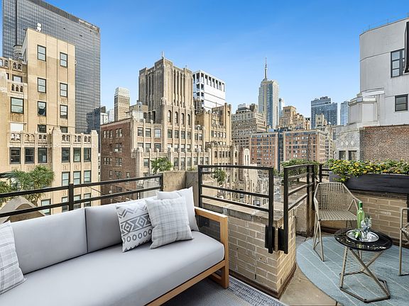 3rd image of 252 W 30th St APT 14
