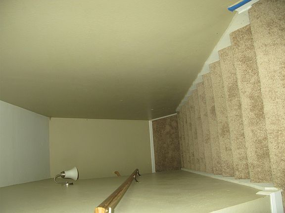 5th image of 2705 E Walnut St