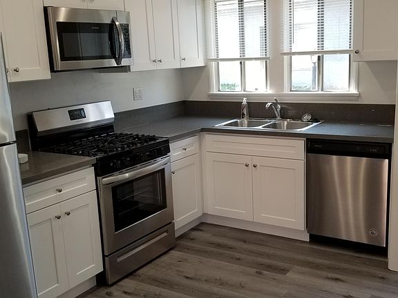 3rd image of 211 N Cordova St
