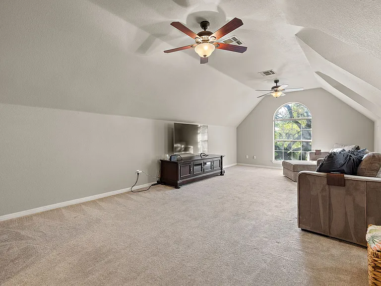 2114 Hilton Head Dr — Photo 36
