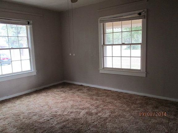3rd image of 504 W 48th St