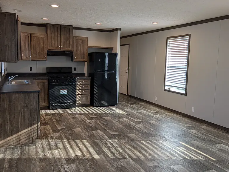 457 Apple St — Photo 3