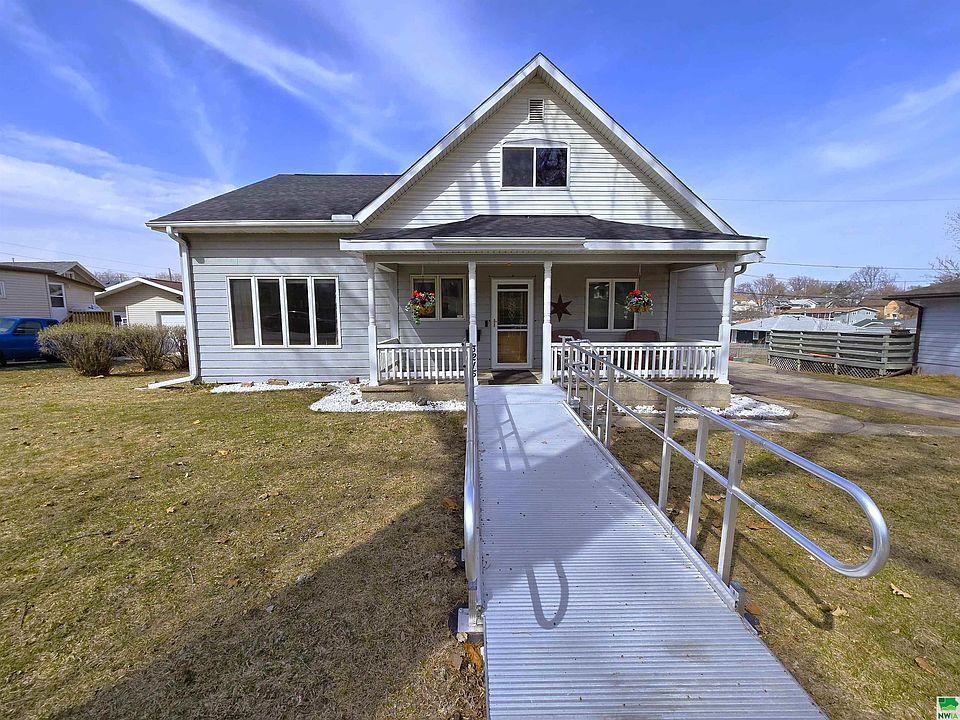 1st image of 3215 4th Avenue Pl