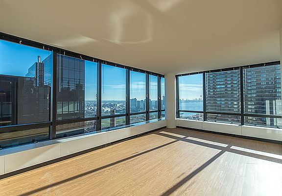 4th image of 420 E 61st St APT 40E