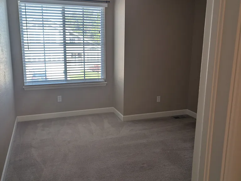 Upstairs Bedroom #2