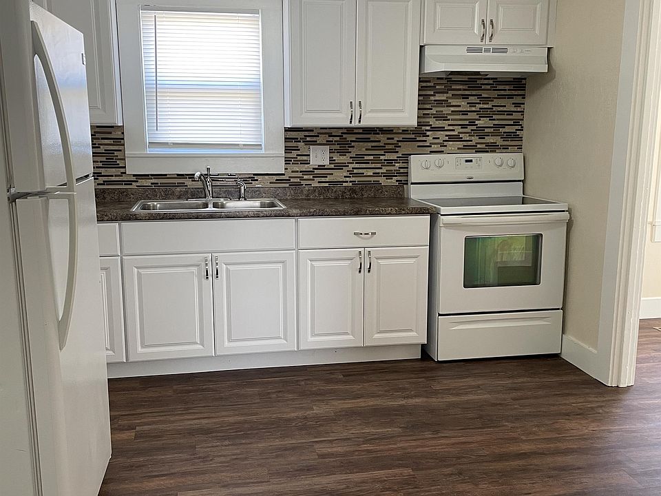 106 W B St, Ellinwood, KS 67526 Zillow