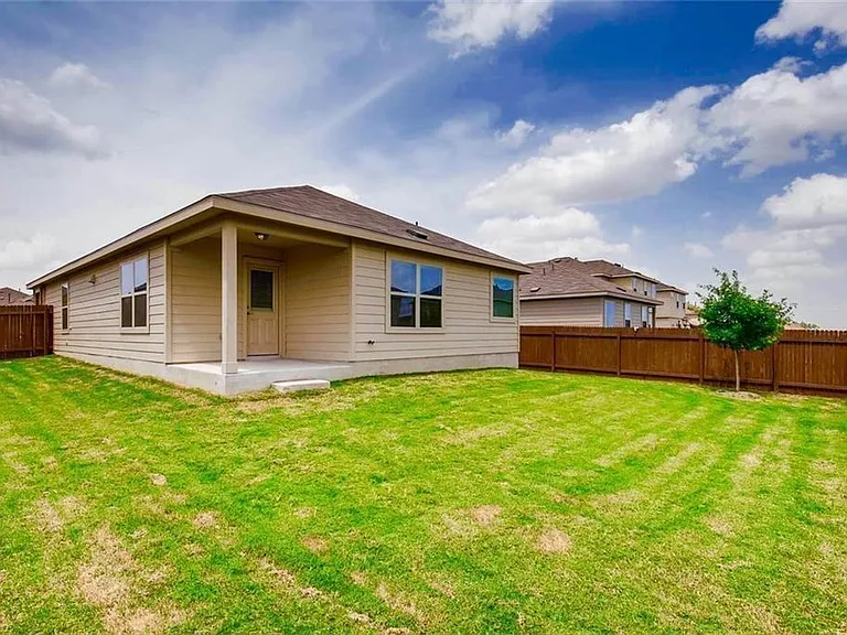 10021 Gertrudis Loop — Photo 11