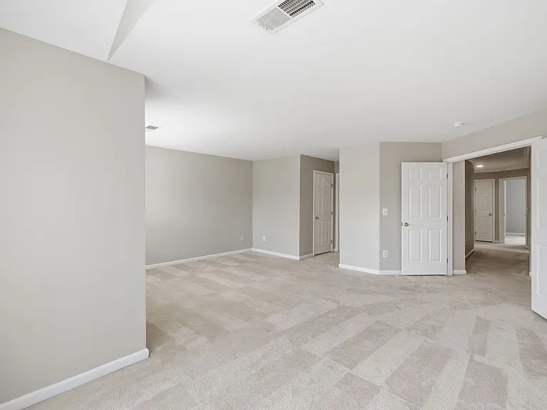 6008 Preswell Ct — Photo 12
