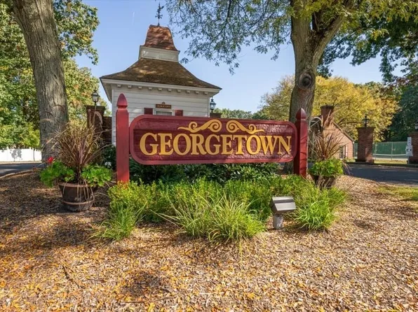 100 Yorktown Dr, Springfield, MA 01108