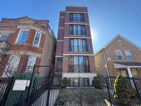 2225 W Monroe St #4, Chicago, IL 60612