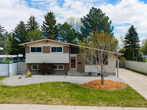 9 Queens Rd W, Lethbridge, AB T1K 3W1