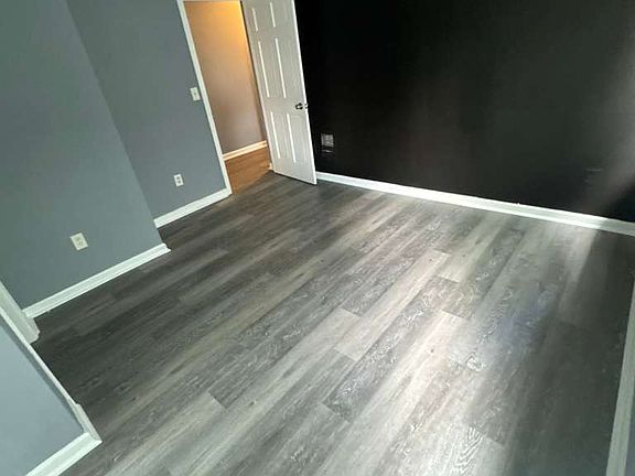 5th image of 1357 Fairfield Ave