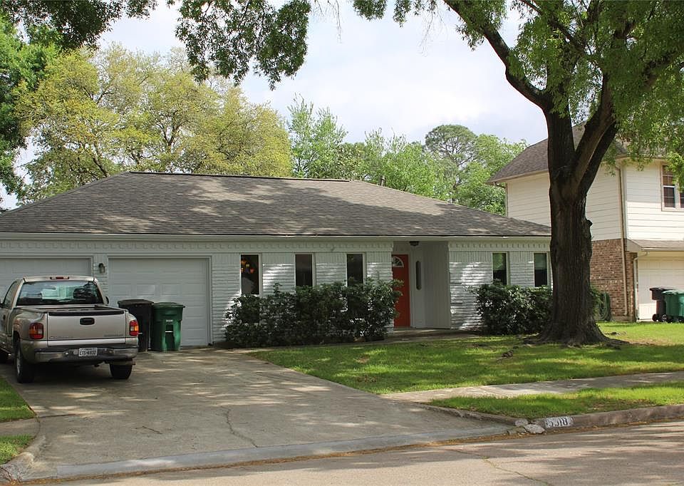 1st image of 5518 Loch Lomond Dr