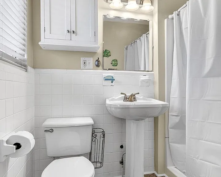 1108 Edgewood Dr NW — Photo 10