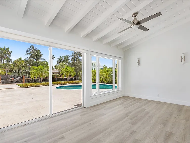330 Coconut Isle Dr — Photo 12