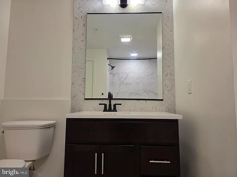 102 Hanover St #208 — Photo 16