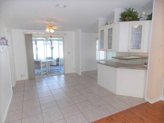 2nd image of 1758 Sugar Pine Ave