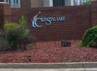 16 Lakeside Cres #B, Hampton, VA 23669