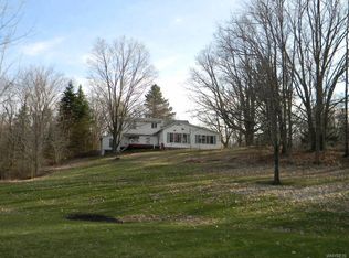 10588 North Rd, Perrysburg, NY 14129