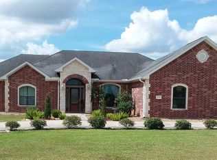 204 Becky St, El Campo, TX 77437