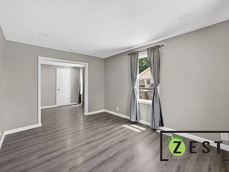 11726 Deering St — Photo 8