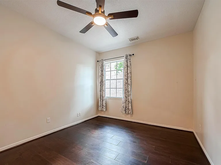 20819 Autumn Redwood Way — Photo 31