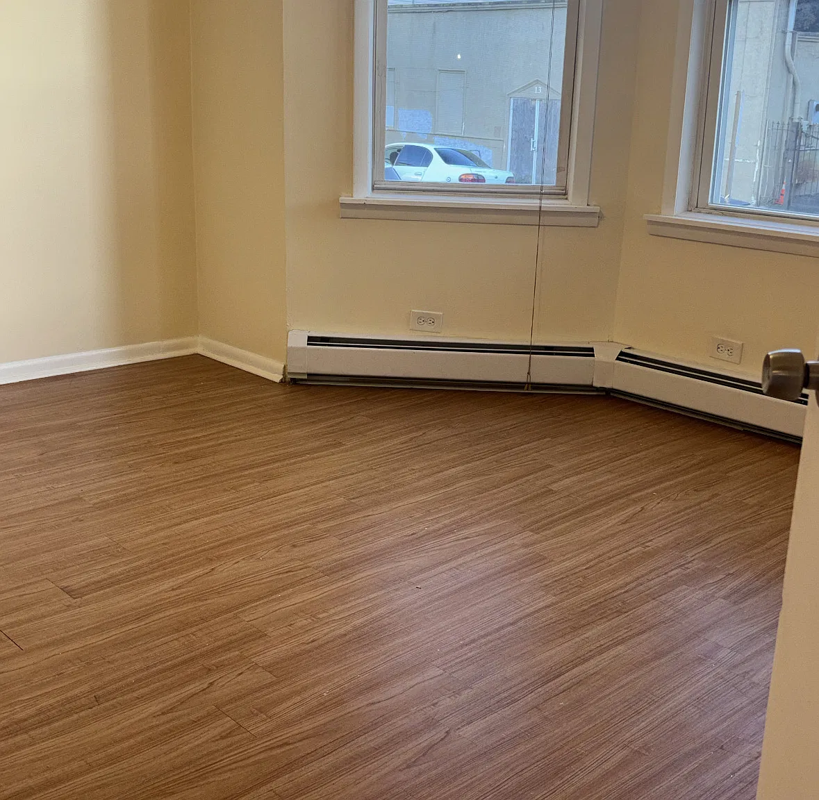 3 bed, 1000 sqft, $2,350 — Photo 4