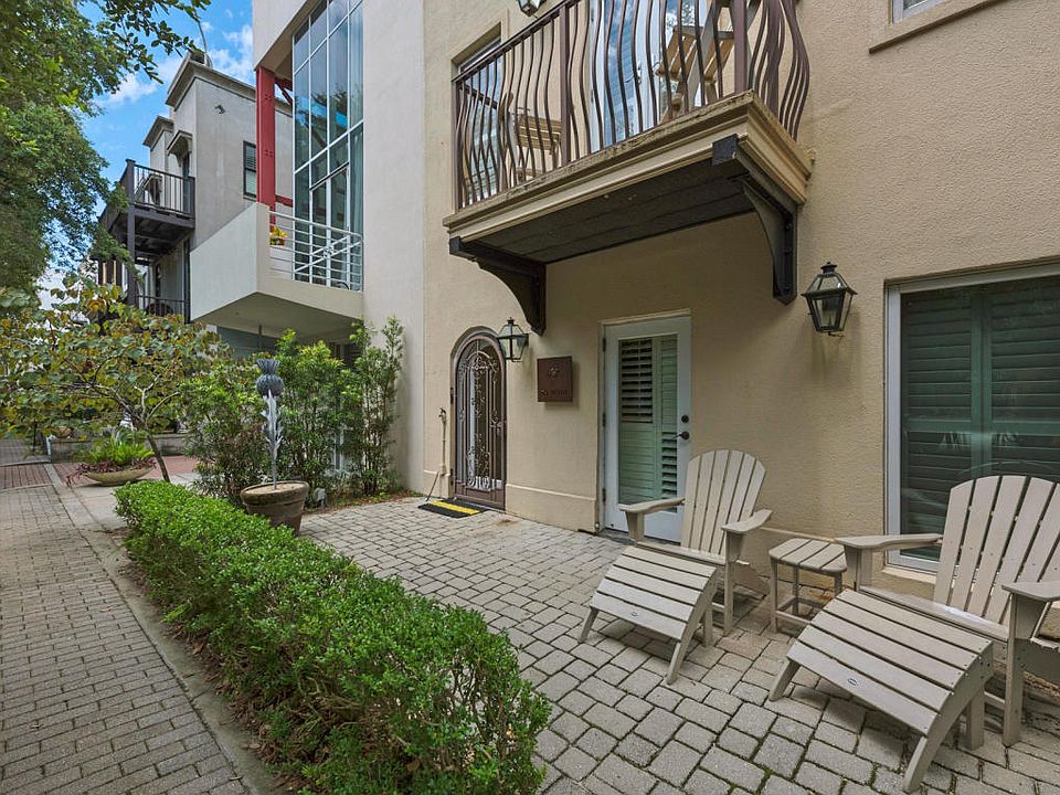 2nd image of 304 Ruskin Pl