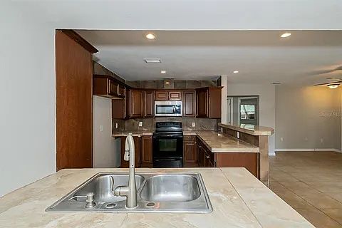 3rd image of 1119 N Shannon Ave