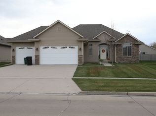 303 SW Springfield Dr, Ankeny, IA 50023